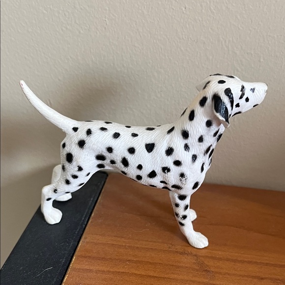 Dalmatian Dog Figurine - Black and White - Picture 3 of 4